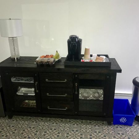 Our Cabin Bed & Breakfast Йелоунайф Екстериор снимка